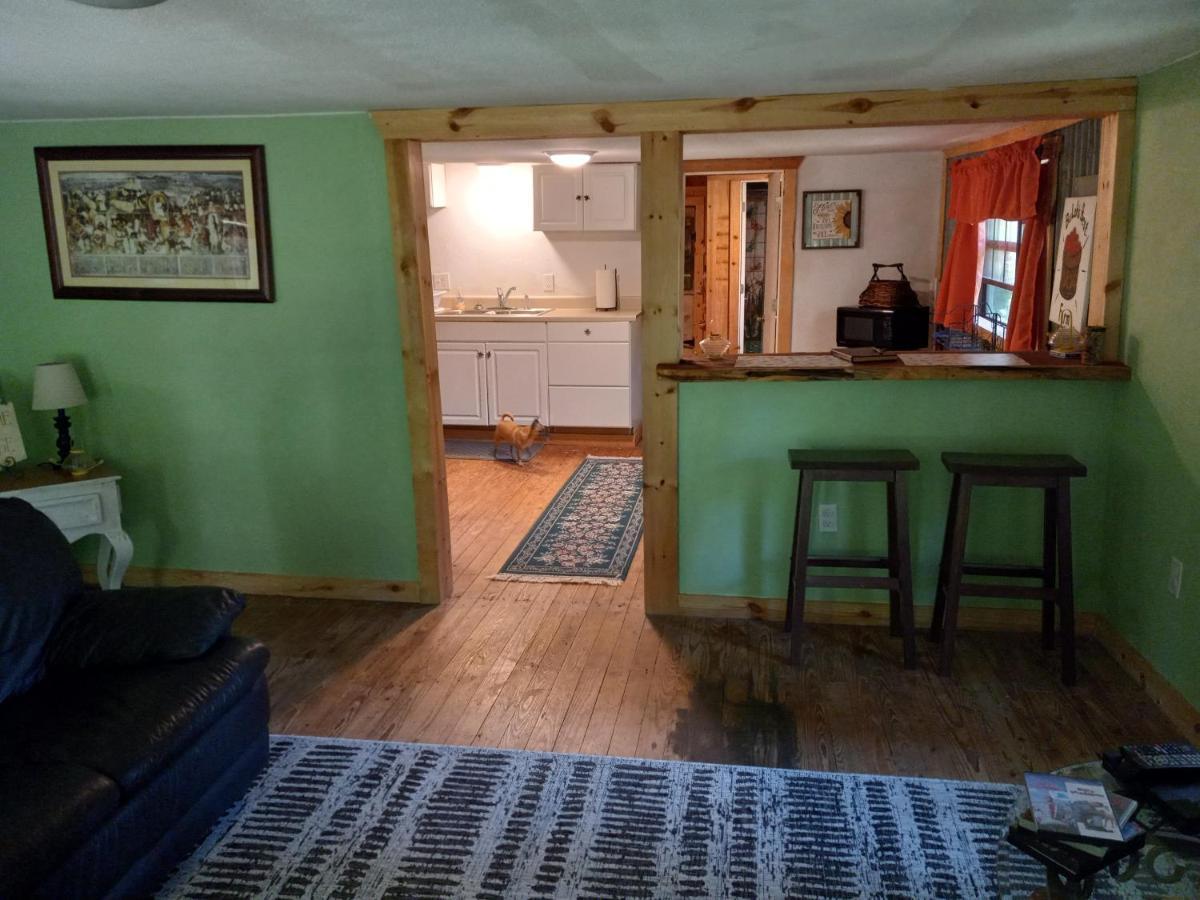 Adorable 1 Bedroom Honey House Rusk Екстер'єр фото